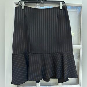 Yansi Fugel Classic Elegant Black Pinstripe Trumpet Ruffle Hem Skirt Size 10